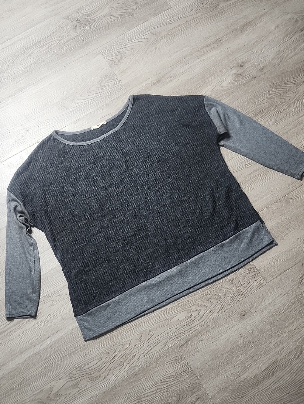 Axist Two-Tone Dark Gray and Light Gray Knit Top